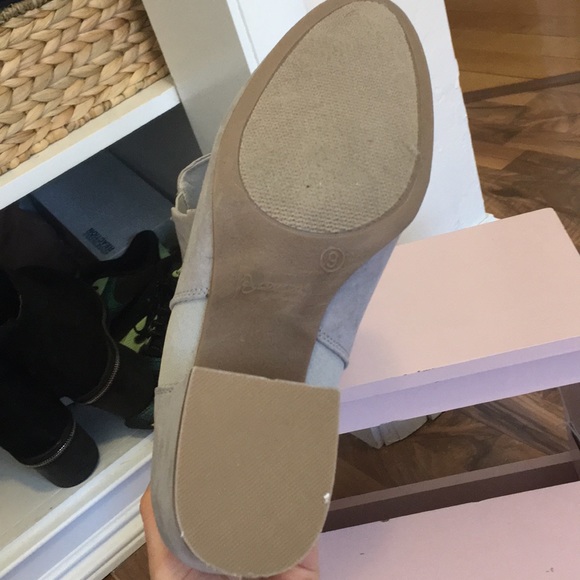 Gray suede bootie worn ONCE! Size 9 - Picture 3 of 3